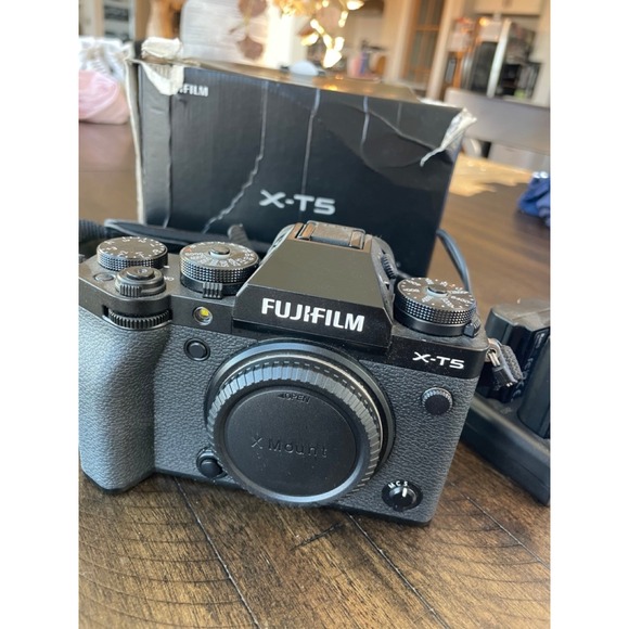 Fujifilm X T5 Mirrorless Digital Camera Black XMount Dual SD Card Slot body